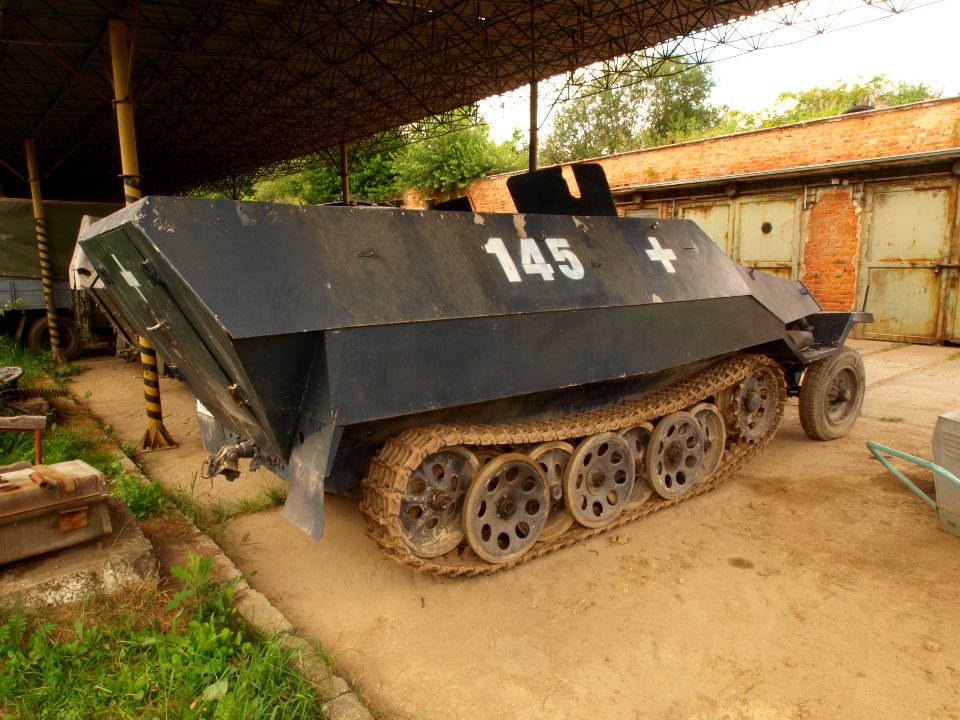 SdKfz 251 (Tatra OT-810) pic2