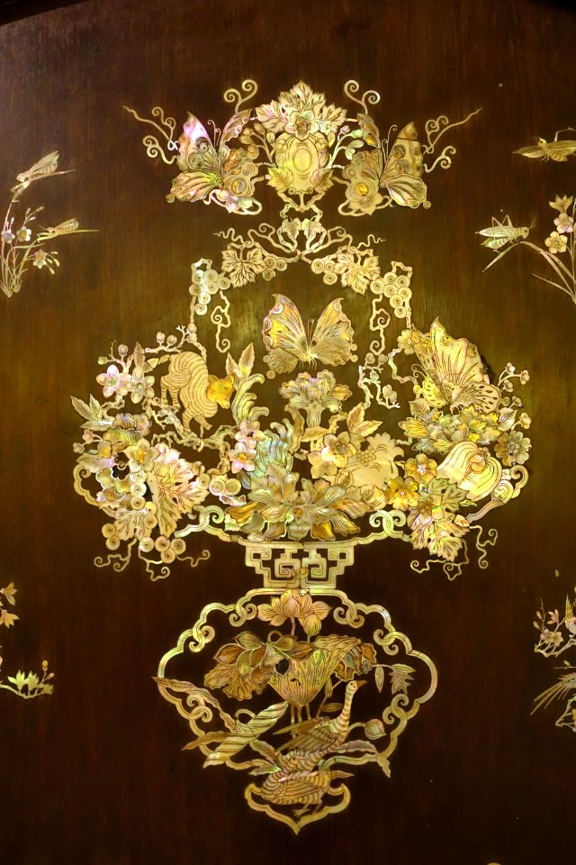 Screen, Nguyen dynasty, 1890, wood with mother of pearl inlay, view 2 - National Museum of Vietnamese History - Hanoi, Vietnam - DSC05608
