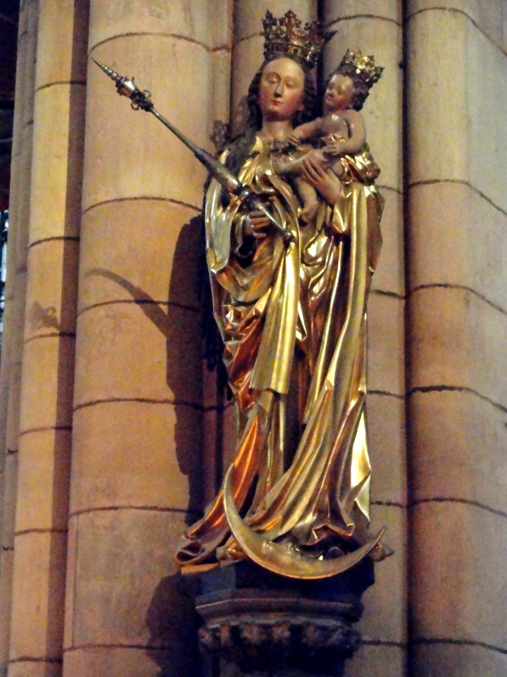 Sculpture in Freiburg Minster - DSC06578