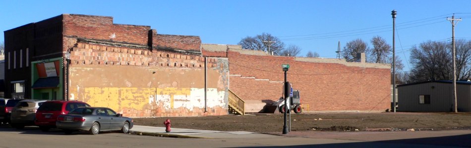 Scotland, South Dakota, SE corner Main x 1st from NW 1