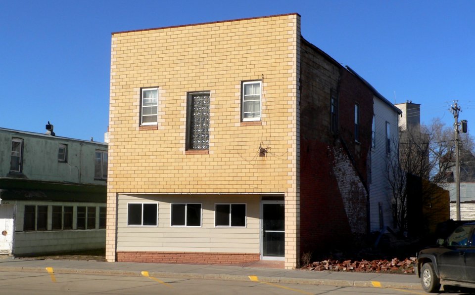 Scotland, South Dakota, bldg N side Main Street betw 1-Curry 1