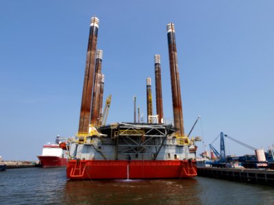 Seafox 4 - IMO 8756148 at IJmuiden, Port of Amsterdam photo-1