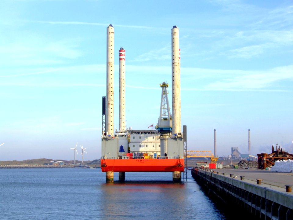 Seafox 7 - IMO 8769717 at IJmuiden, Holland pic1 13December2008