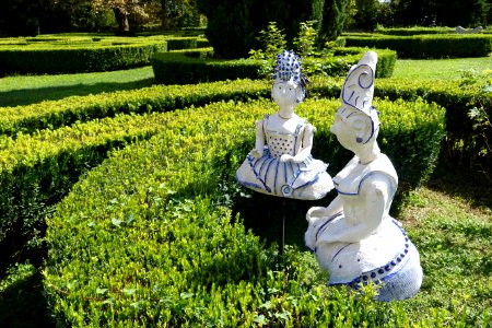 Sculptures at the Palácio dos Condes da Calheta - Jardim Botânico Tropical - Lisbon, Portugal - DSC06524