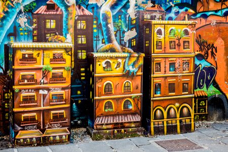 Via santa croce wall paint