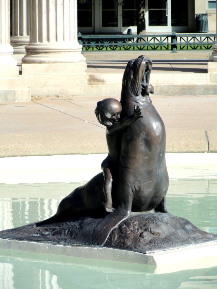 Seal Fountain by Robert Garrison - Civic Center Park, Denver - DSC01188