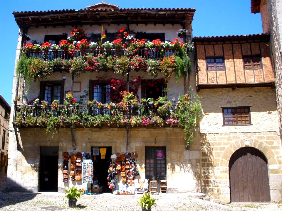 Santillana del Mar - Plaza de Ramón y Pelayo 2