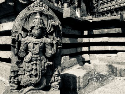 Sculptures at the Kesava Temple, Somnathpur 06 photo
