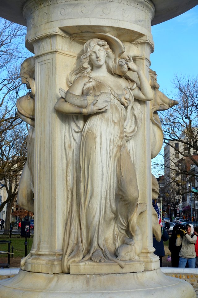 Sea, Dupont Circle Fountain - Washington, DC - DSC07752
