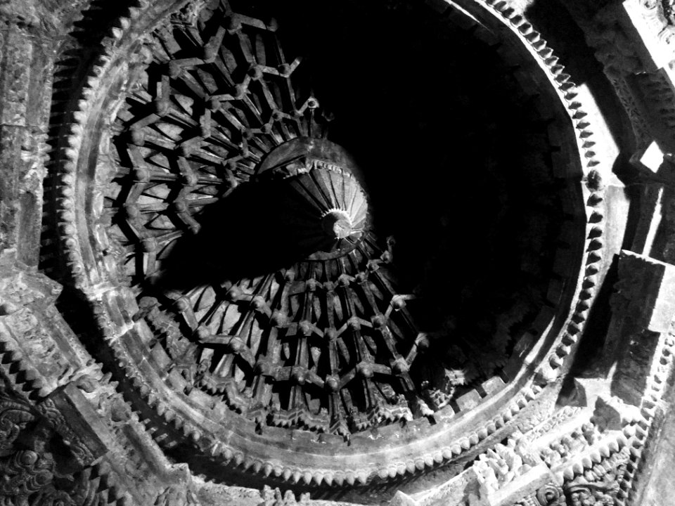 Sculptures at the Kesava Temple, Somnathpur 80