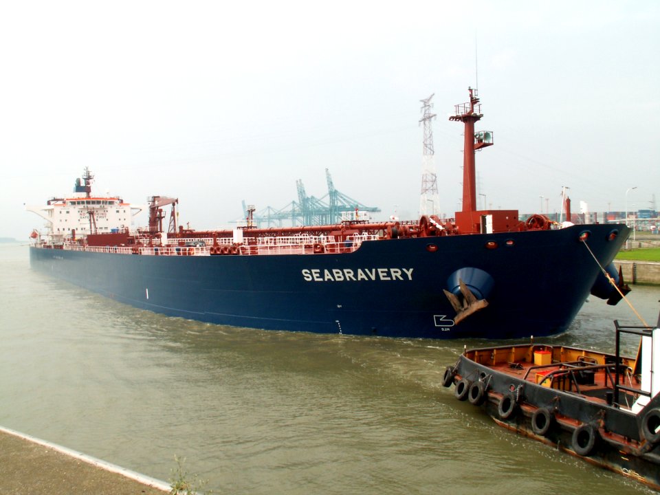 Seabravery pic3 at the Berendrecht lock, Antwerp, Belgium 01-Sep-2005
