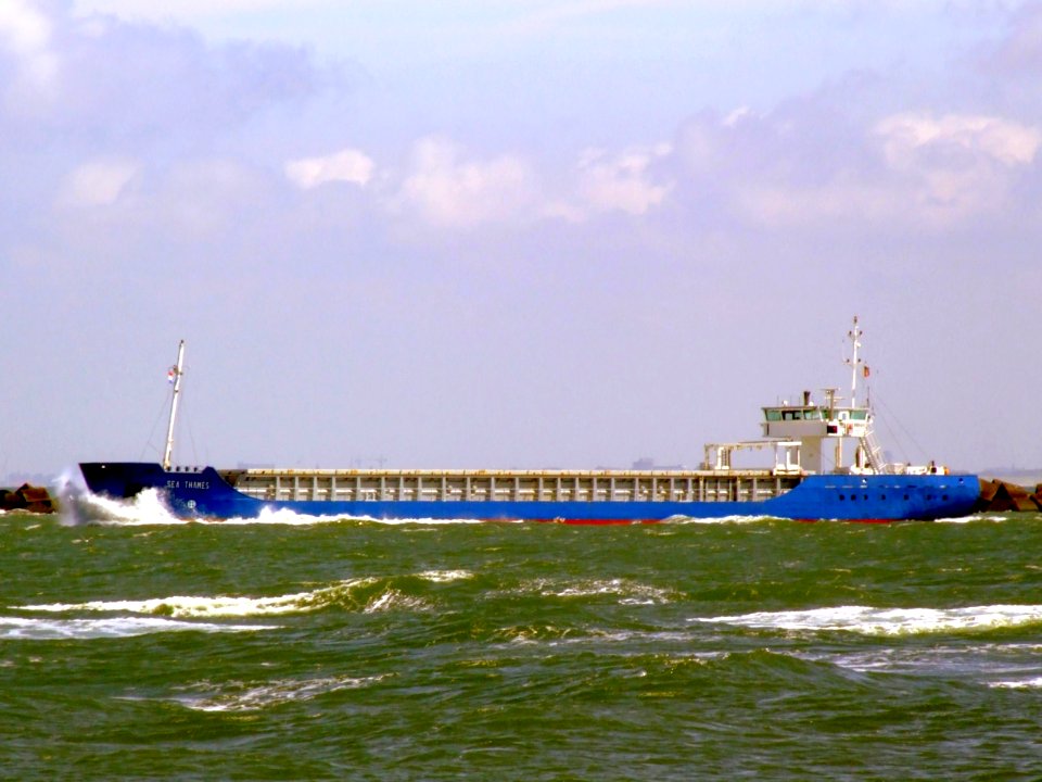 Sea Thames leaving Port of Rotterdam