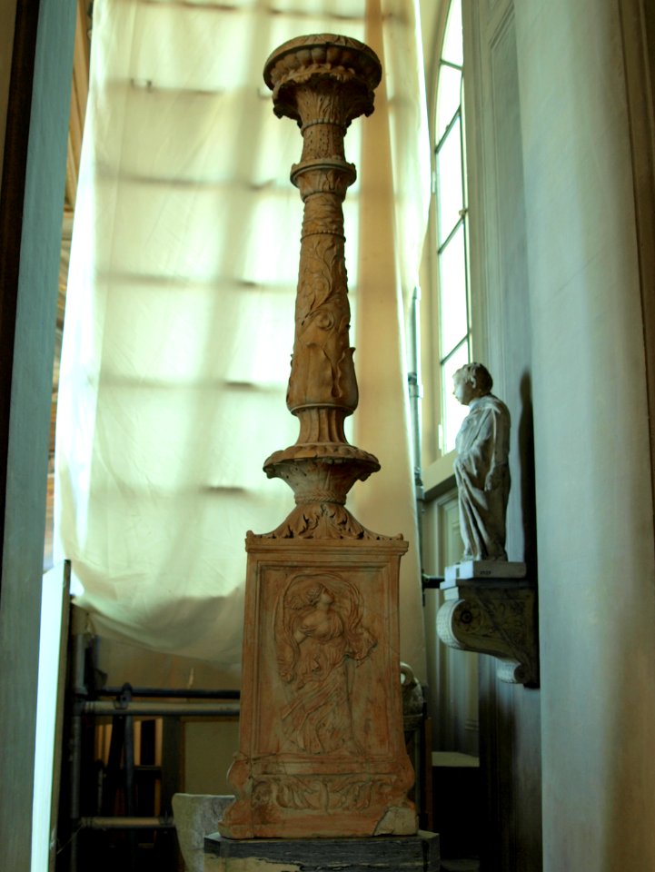 Sculpture in the Vatican museum pic1