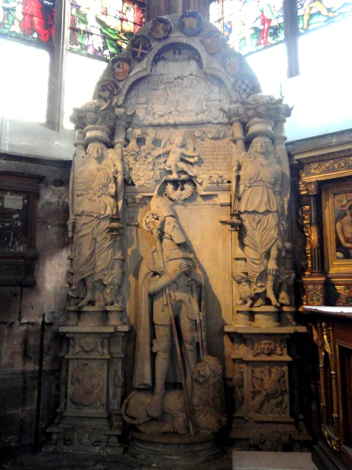 Sculpture in Freiburg Minster - DSC06627