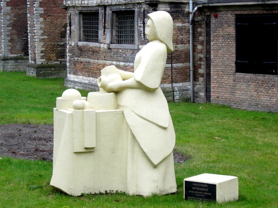 Sculpture "Het melkmeisje" by Wim T. Schippers, Delft, the Netherlands