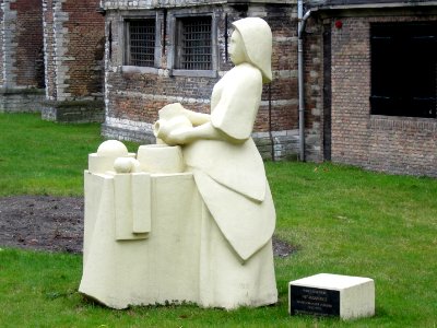 Sculpture "Het melkmeisje" by Wim T. Schippers, Delft, the Netherlands