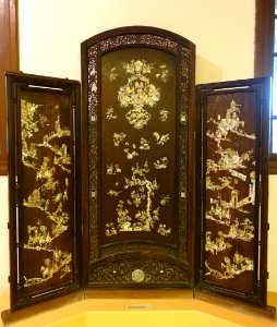 Screen, Nguyen dynasty, 1890, wood with mother of pearl inlay, view 1 - National Museum of Vietnamese History - Hanoi, Vietnam - DSC05606