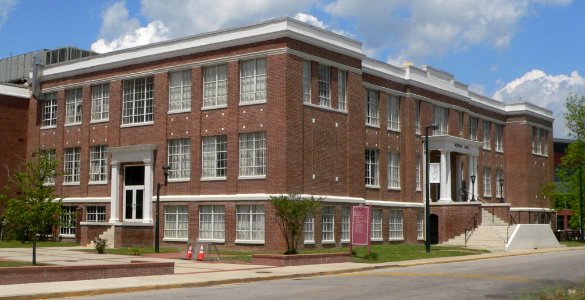 SCSU Hodge Hall from S 1