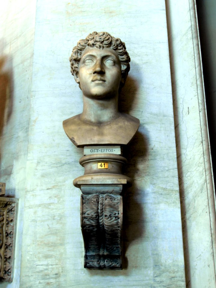 Sculpture no41 in the Vatican museum