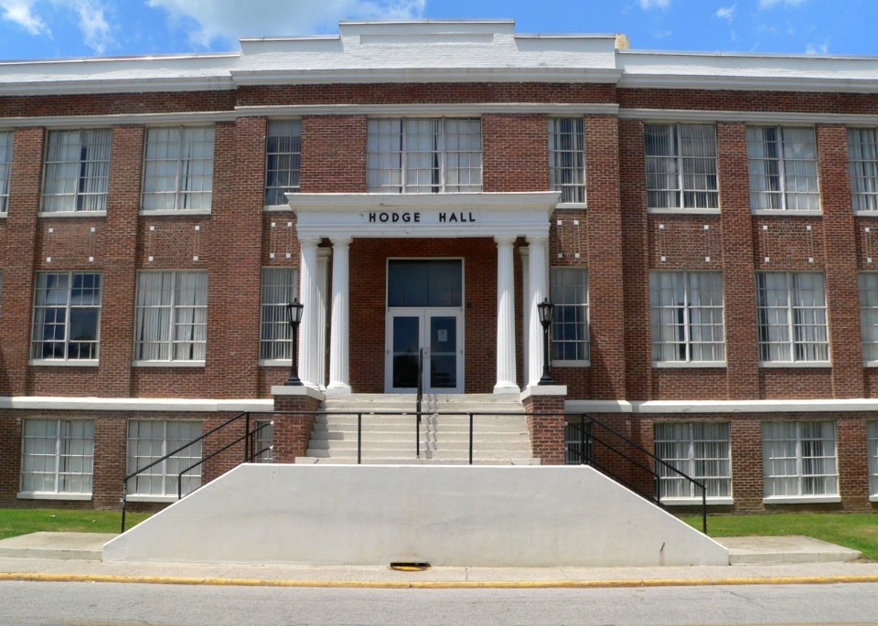 SCSU Hodge Hall SE entrance 1