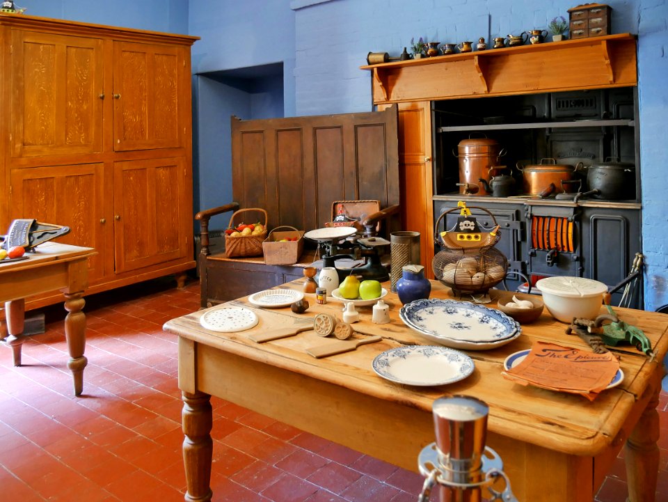 ScoltonManorH22b-kitchens