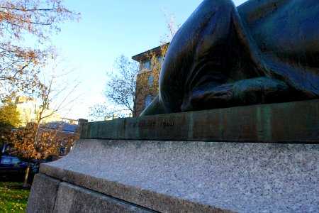 Sculptor inscription - Edgar Palmer Memorial by Charles R. Knight, 1944 - Palmer Square - Princeton University - Princeton, NJ -DSC00885
