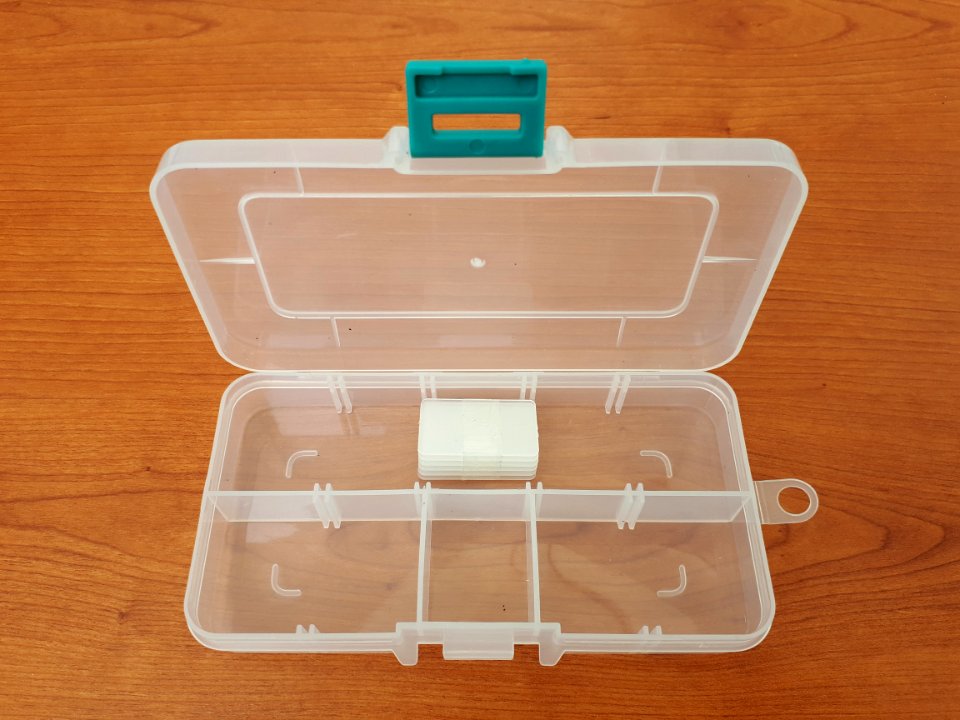 Screw box - 13 x 7 x 2 cm - B