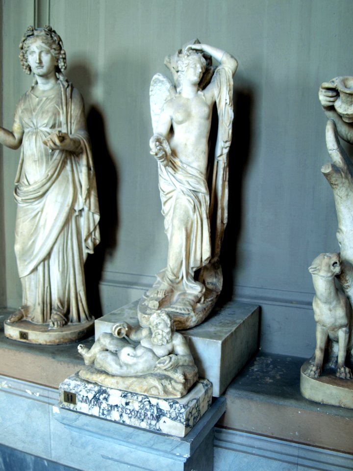 Sculpture no9 & no11 in the Vatican museum pic2