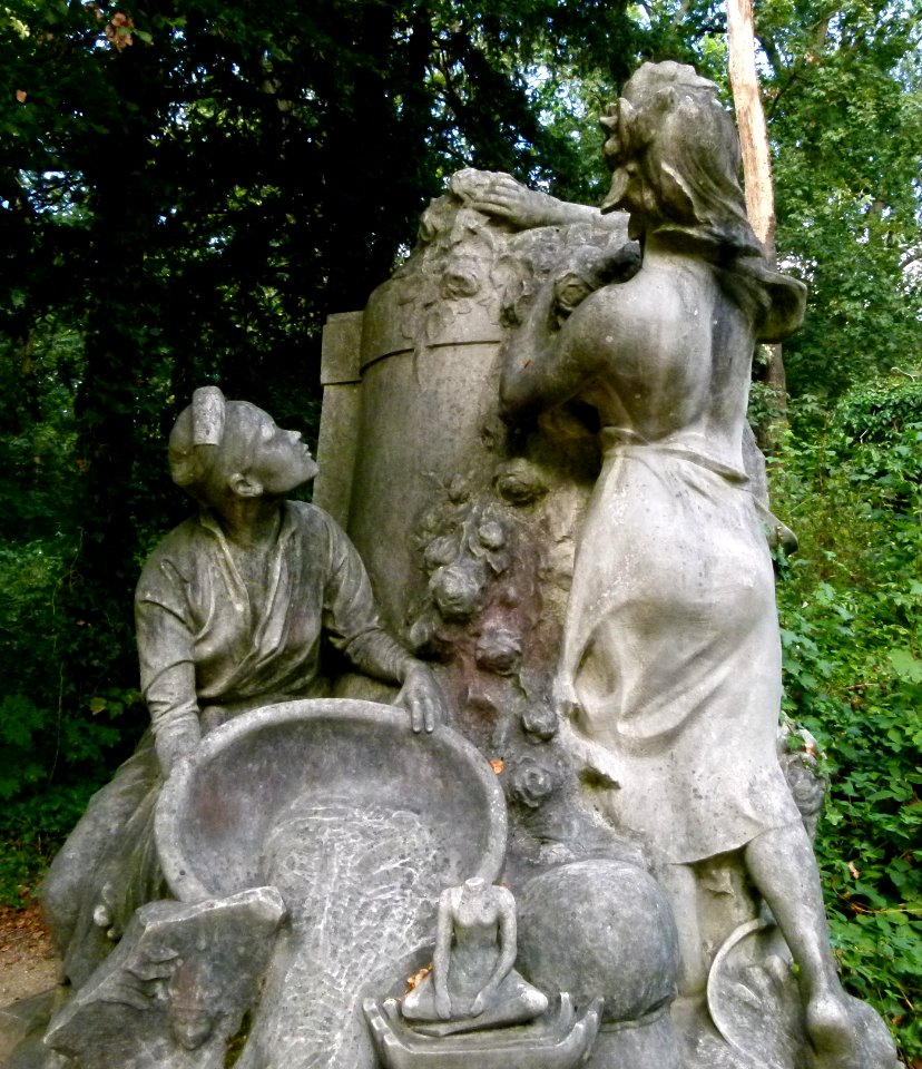 Sculpture au Jardin d'Agronomie Tropicale