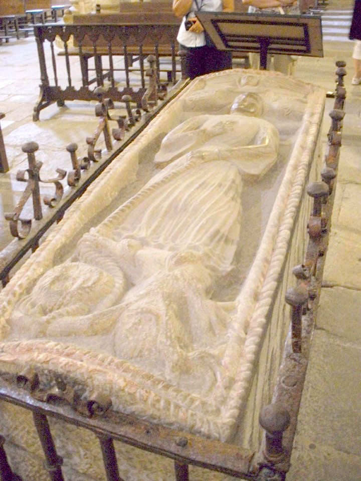 Santillana del Mar - Colegiata de Santa Juliana, Sepulcro de la santa