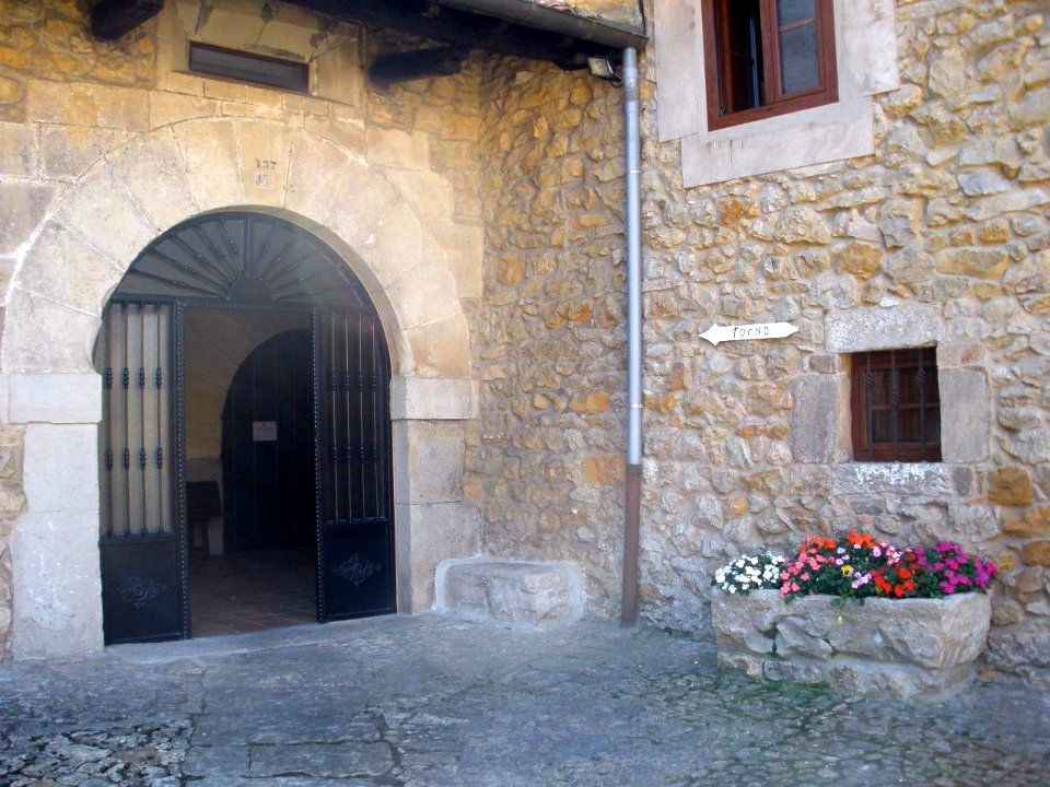 Santillana del Mar - Convento de San Ildefonso (MM Clarisas) 01