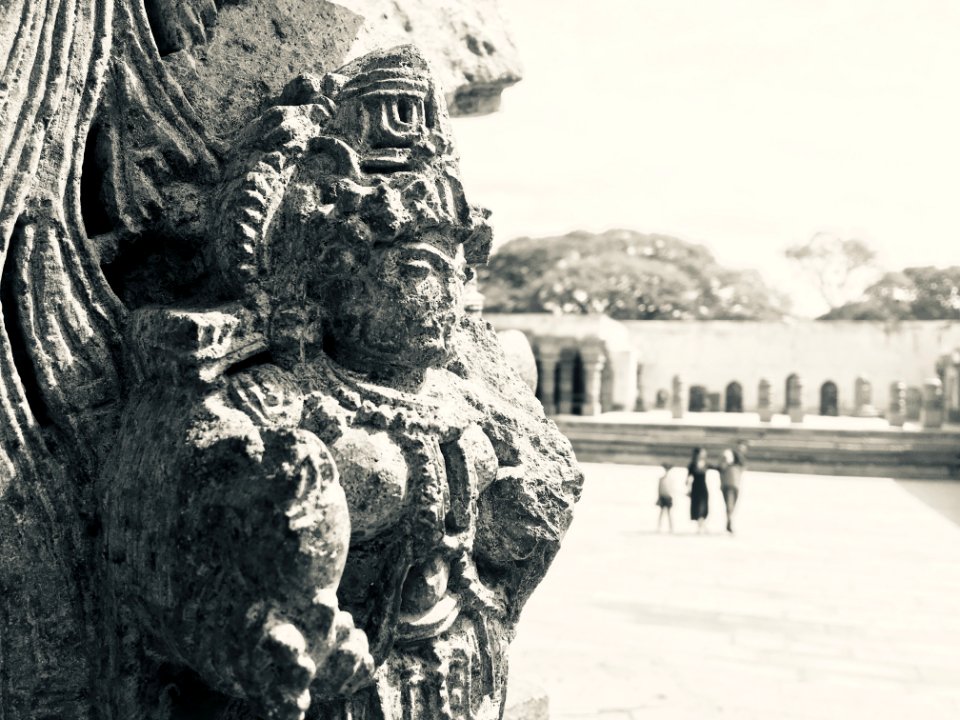 Sculptures at the Kesava Temple, Somnathpur 35