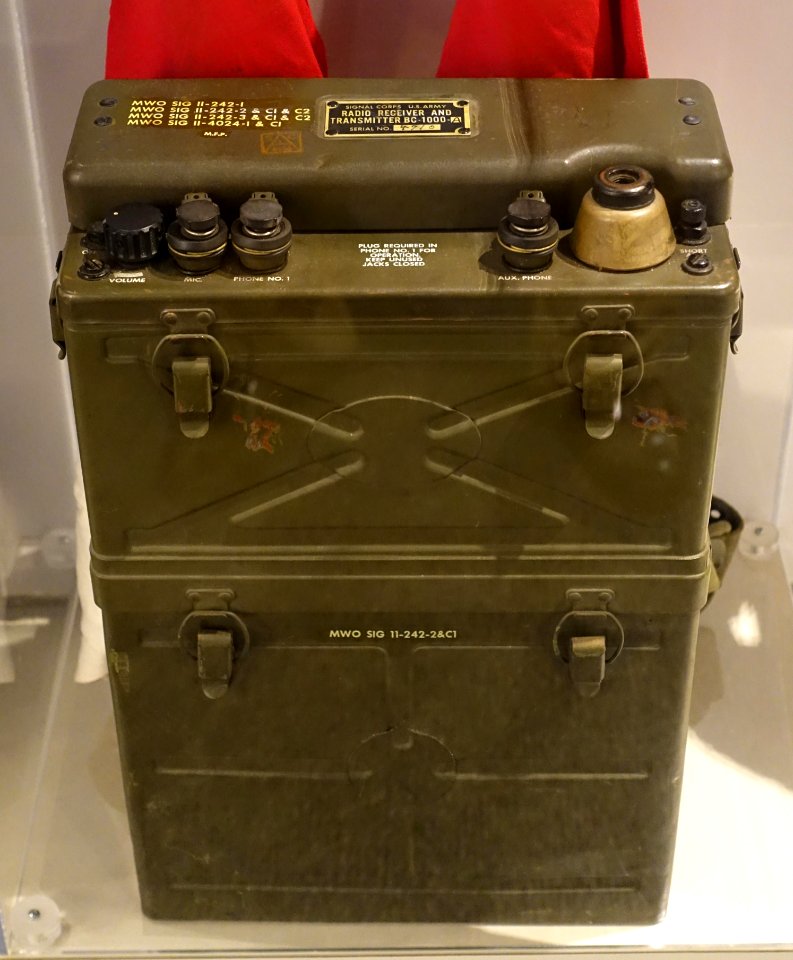 SCR-300 battery-powered FM voice receiver transmitter, Motorola, 1940 - National Electronics Museum - DSC00176