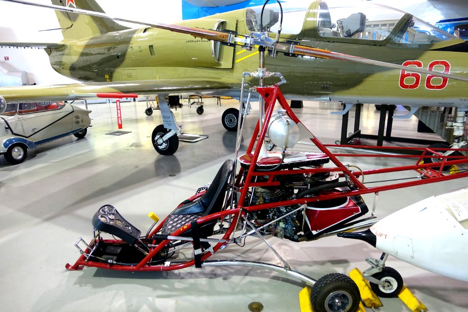 Scorpion 1 helicopter, RotorWay Aircraft Inc., 1971 - Hiller Aviation Museum - San Carlos, California - DSC03107