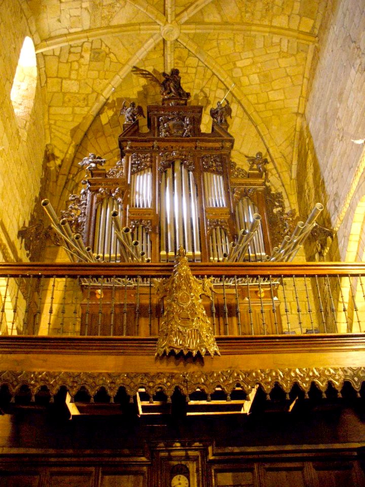 Santillana del Mar - Colegiata de Santa Juliana, iglesia 02