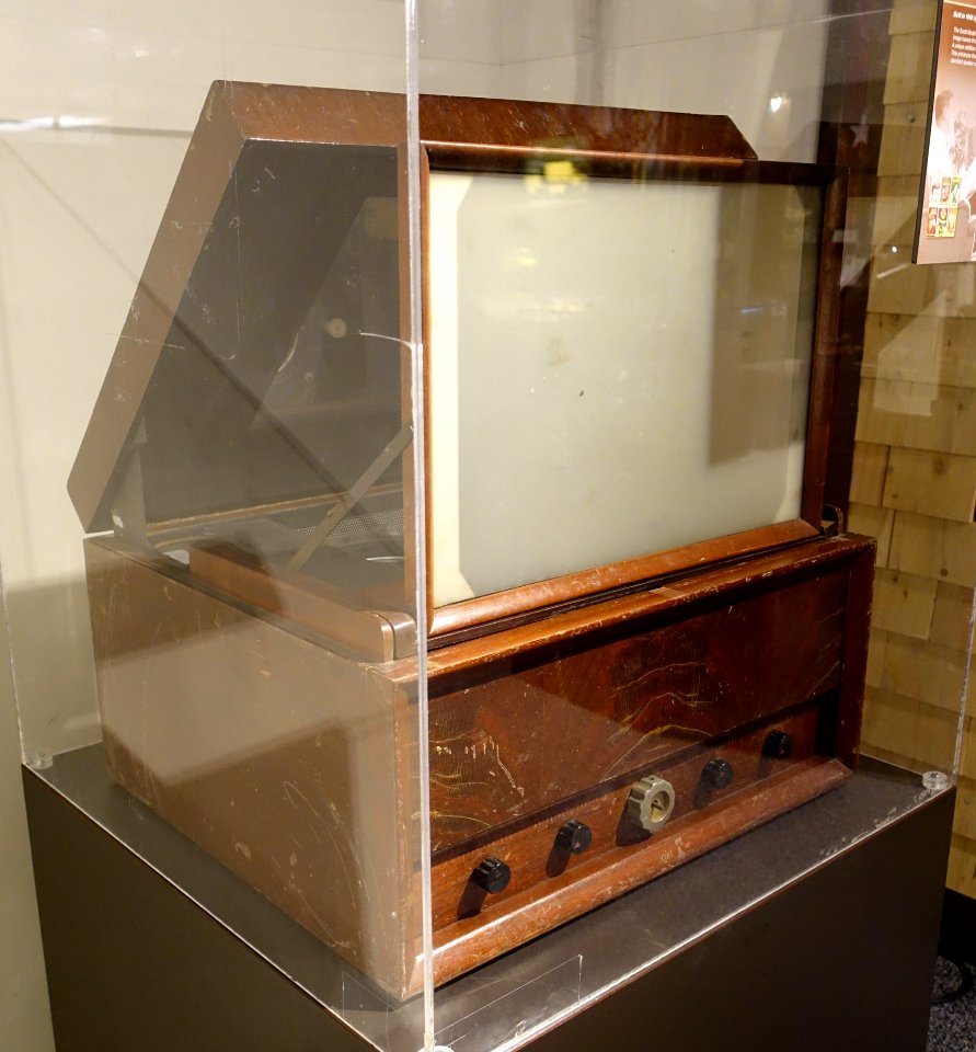 Scott Model 6t-11 Television, vertical tube with mirror - National Electronics Museum - DSC00190