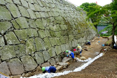 Scrubbing the walls - Morioka Castle - Iwate, Japan - DSC03976