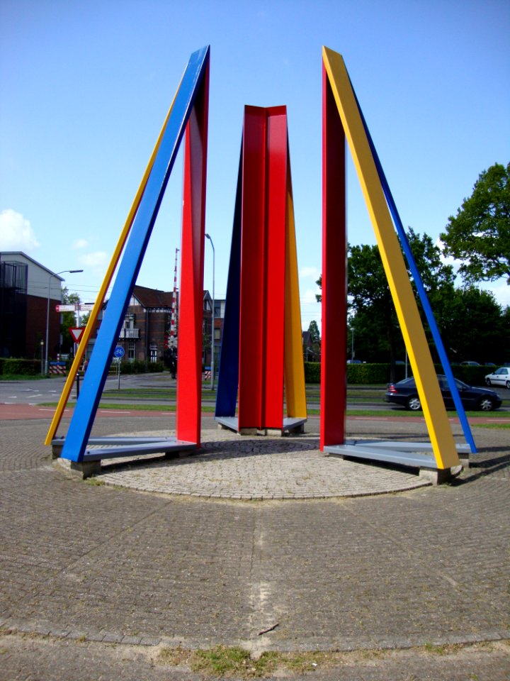 Sculpture Omhoogwijzend teken (Wijchen, Gld, NL)