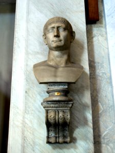 Sculpture no37 in the Vatican museum