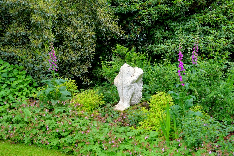 Sculpture - Renishaw Hall - Derbyshire, England - DSC02301