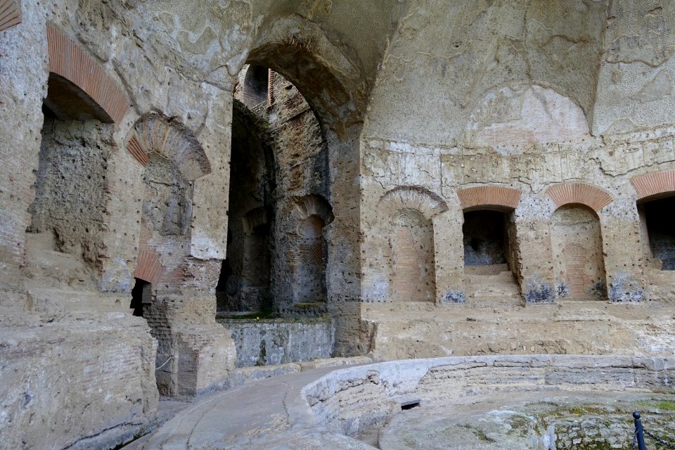 Serapeum - Villa Adriana - Tivoli, Italy - DSC03669