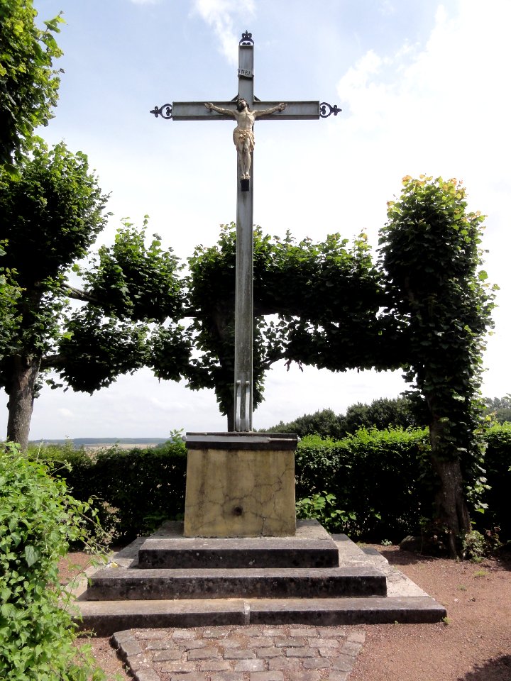 Serain (Aisne) croix de chemin