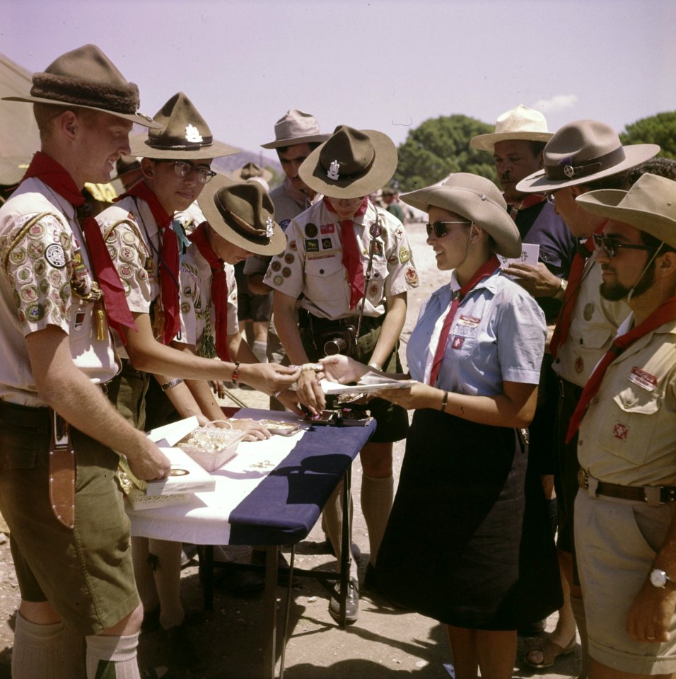Serie Jamboree en Griekenland Canadese padvinders links met op bezoek komende a, Bestanddeelnr 254-7402