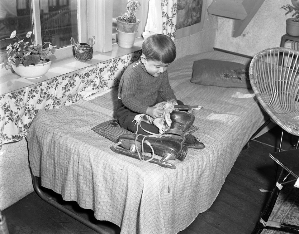 Serie jongetje in zelfbedieningswinkel, Bestanddeelnr 907-4161