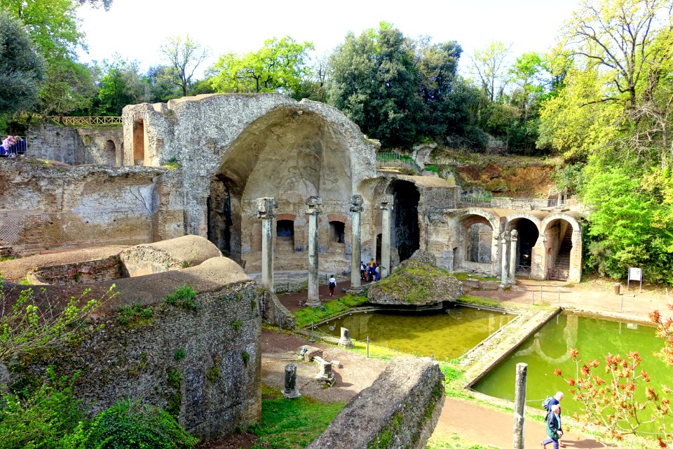 Serapeum - Villa Adriana - Tivoli, Italy - DSC03696