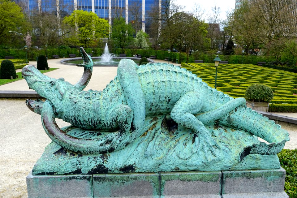 Serpent and Caiman by Émile Namur - Botanical Garden of Brussels - Brussels, Belgium - DSC06740