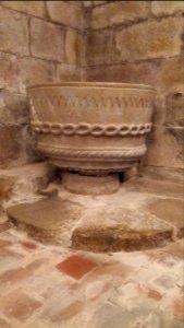 Sant Salvador de Bianya Taufbecken 02