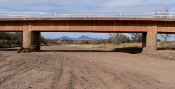 Santa Cruz River Bridge 8166 W span