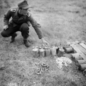 Serie Landmijnen ruimen bij Hoek van Holland, Bestanddeelnr 900-6432 photo