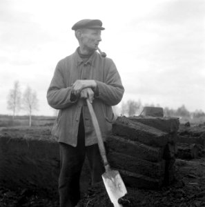 Serie grenscorrectie Duitsland. Man met schep, Bestanddeelnr 902-6969